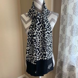 💥FINAL SALE💥 FOX - B&W White Cheetah Print Scarf